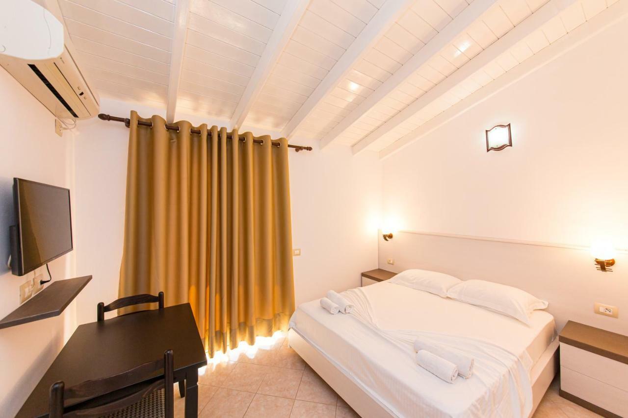 Hotel Mariksel คซามิล ภายนอก รูปภาพ
